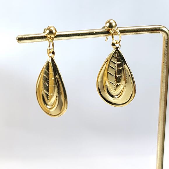 Gold Teardrop Leaf Dangle Earrings, Elegant Nature Inspired Jewelry for Women - Picture 1 of 10